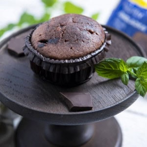 Présentation du muffin au cacao, chocolat et noisette sans gluten - Bezgluten