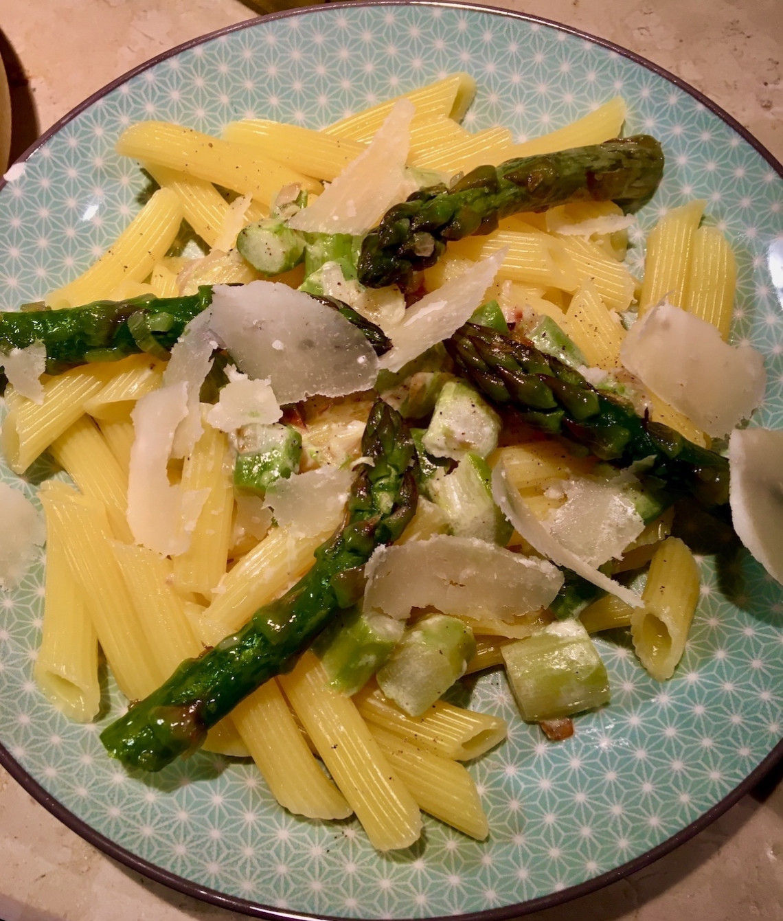 Pâtes penne sans gluten aux asperges