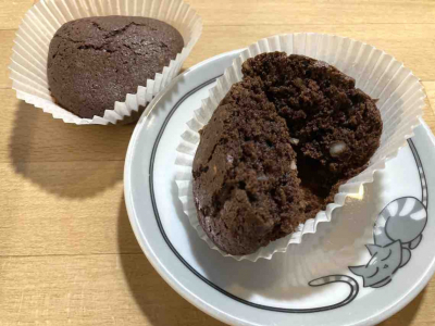 Muffins sans gluten tout chocolat aux noix de macadamia