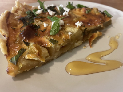 Quiche à la courgette, miel et menthe sans gluten