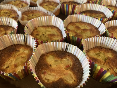 Muffins sans gluten à  la rhubarbe